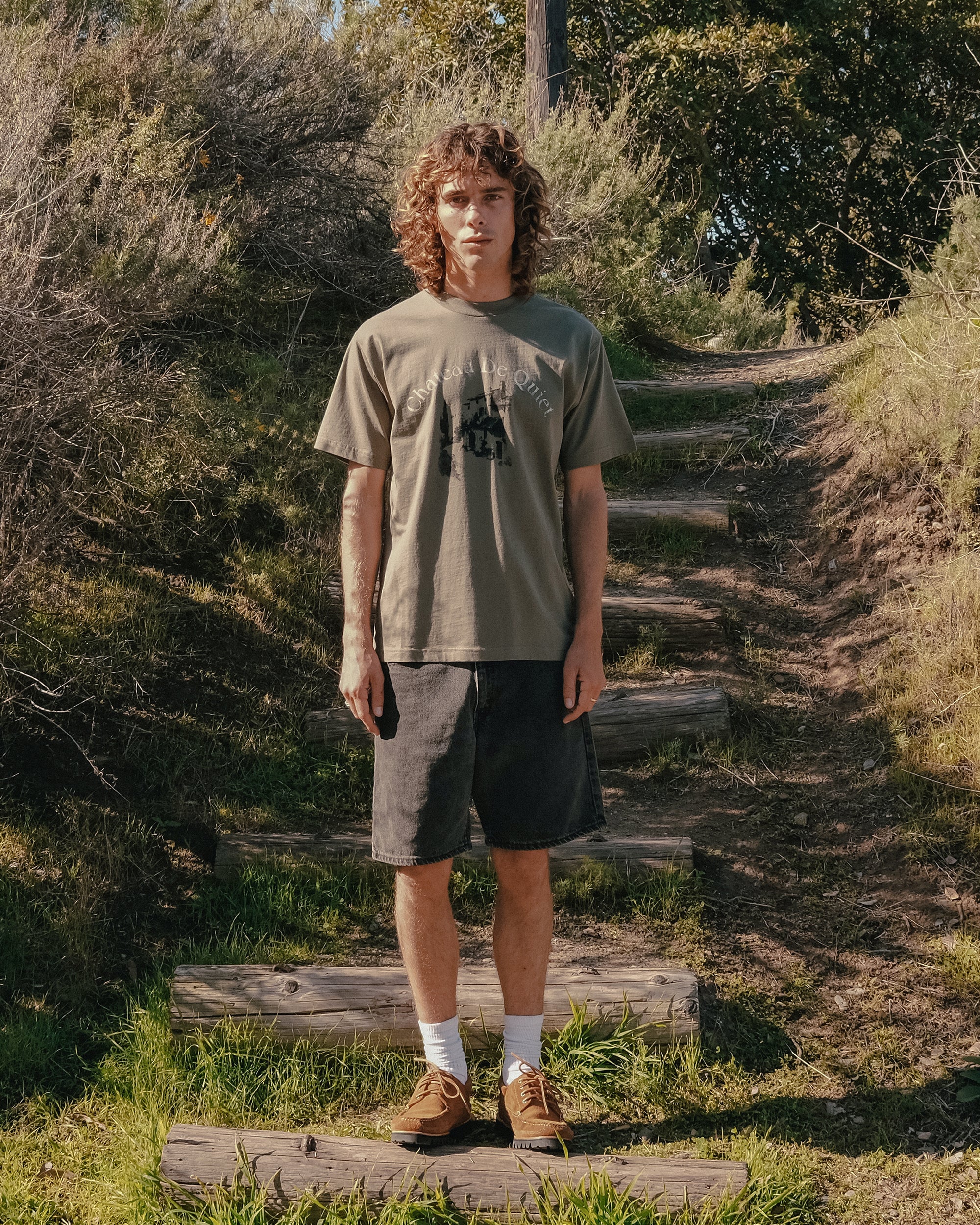 Chateau De Quiet Tee - Olive